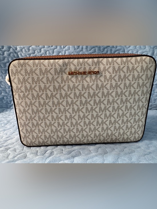 Michael Kors Handbags - Michael Kors Jet-Set Bag, Crossbody purse